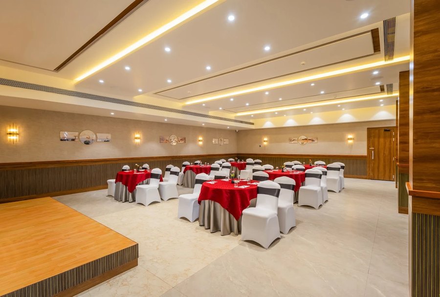 Banquet room at Enrise by Sayaji, Vidisha